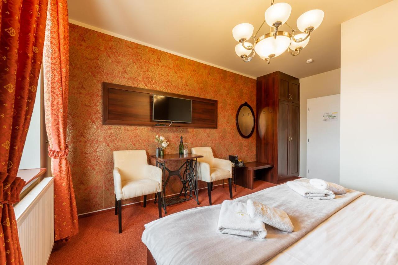 Hotel Plumlov Mostkovice Buitenkant foto
