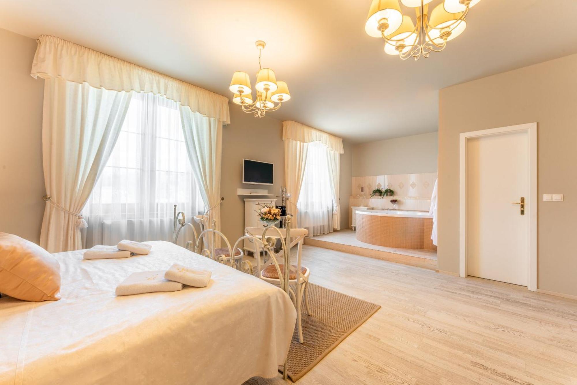 Hotel Plumlov Mostkovice Buitenkant foto